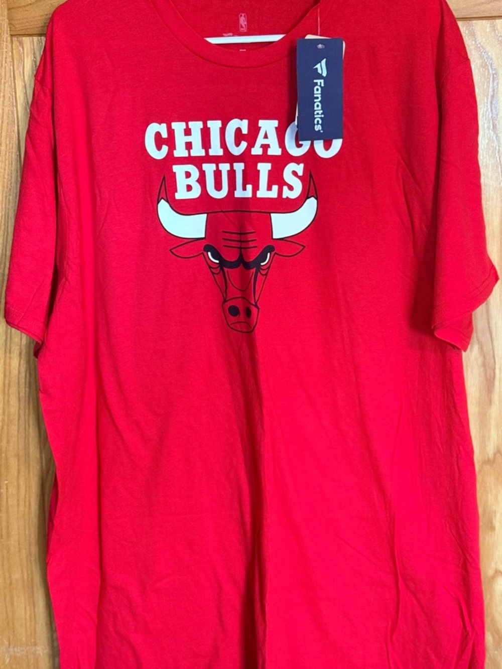 Fanatics Chicago Bulls Red Short-Sleeve Tee with Bull Logo